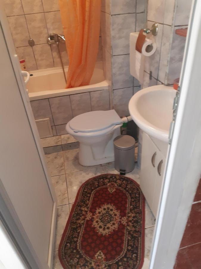 Lucian Studio Apartment Bucharest Exterior photo